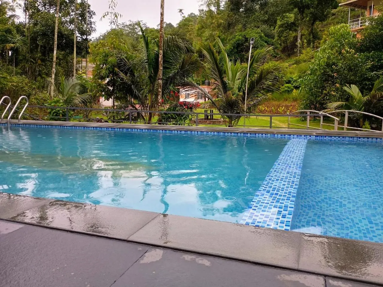 Resort Snowdonia Paradise Vagamon